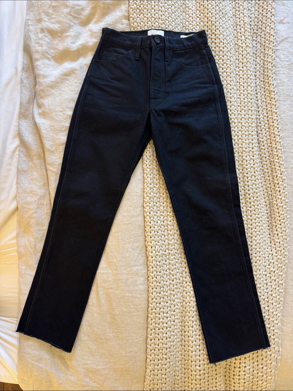 Women’s Petite FRAME Le Italien True Straight Black Rigid Denim with Raw Hem